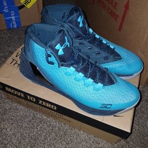 Curry 3 Mid Peacock Blue